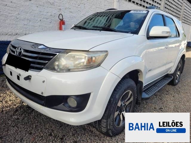 2013 TOYOTA HILUX SW4<br><br>